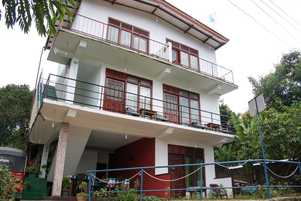 Elegant Home Stay Ella Esterno foto